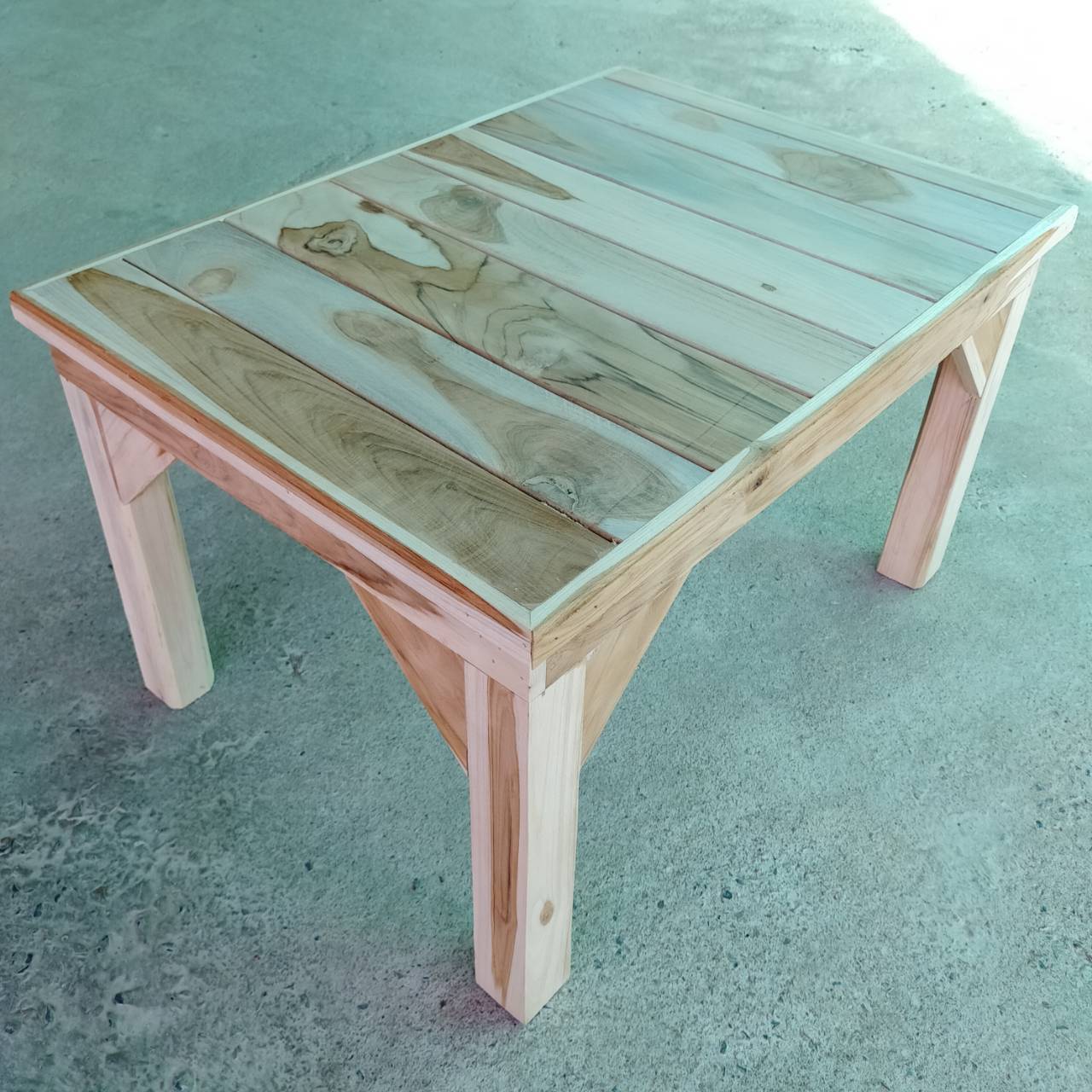 โต๊ะไม้สัก โต๊ะญี่ปุ่น (กว้าง 50 cm. ยาว 70 cm. สูง 41 cm.) ทำจากไม้สัก งานดิบไม่ได้ทำสี โต๊ะวางของ ที่วางของ โต๊ะตัวเตี้ย โต๊ะปิ๊กนิก โต๊ะขนาดเล็ก โต๊ะกลาง โต๊ะตัวเตี้ยๆ โต็ะวางกระถางต้นไม้ โต๊ะกินข้าว โต๊ะวางของ โต๊ะวางทีวี โต๊ะไม้ โต๊ะไม้ตกแต่งสวน