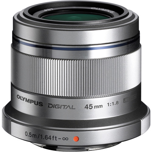 Olympus M.Zuiko Digital 45mm f/1.8 Lens (Silver) ราคา 11,529 บาท*ส่งฟรี
