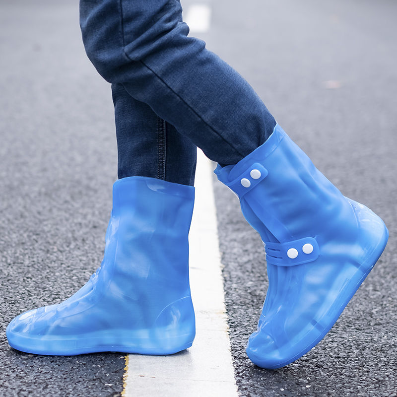 【ป้องกันการลื่นหนาทนต่อการสึกหรอ】ฝนรองเท้าบูทกันฝนฝนรองเท้ากันน้ำรองเท้าผู้ชายและผู้หญิงฝนรองเท้าเด็กเท้า