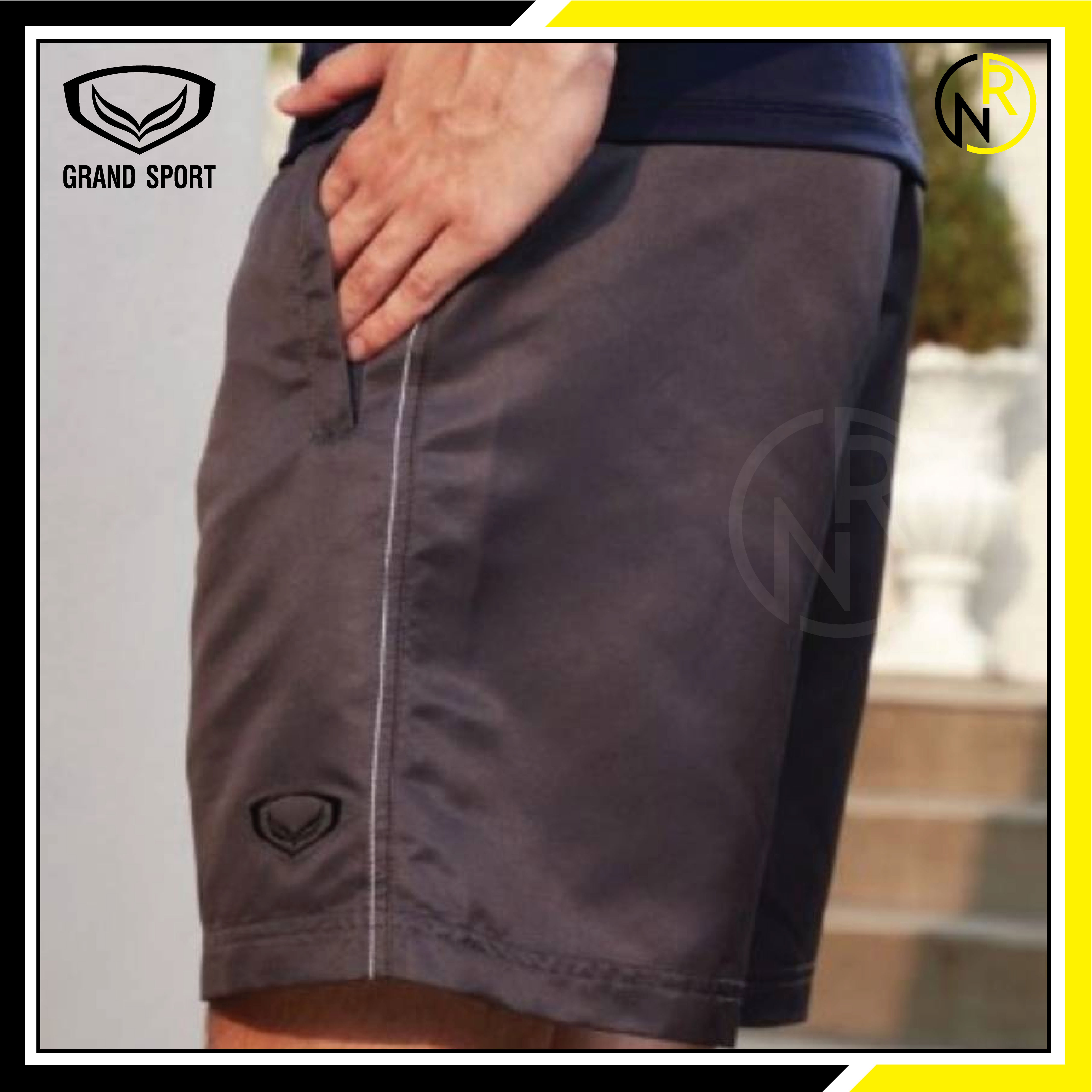 กางเกงขาสั้นผ้าร่ม แกรนด์สปอร์ต 02-217  มีกระเป๋ามีซิปทั้ง2ข้าง ผ้าเบาสบาย  ตรงเอวมีเชือก กางเกงลำลอง