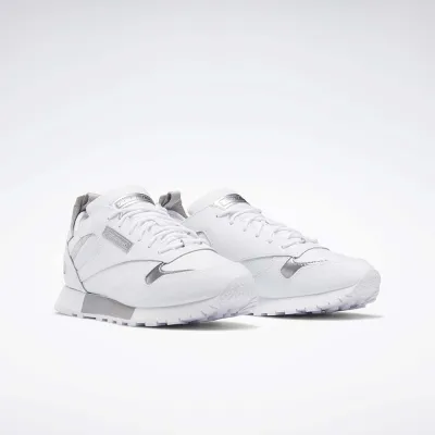 REEBOK : รองเท้ากีฬาผู้หญิง รุ่น CL LTHR REE:DUX สี white/cold grey 2/silver met.