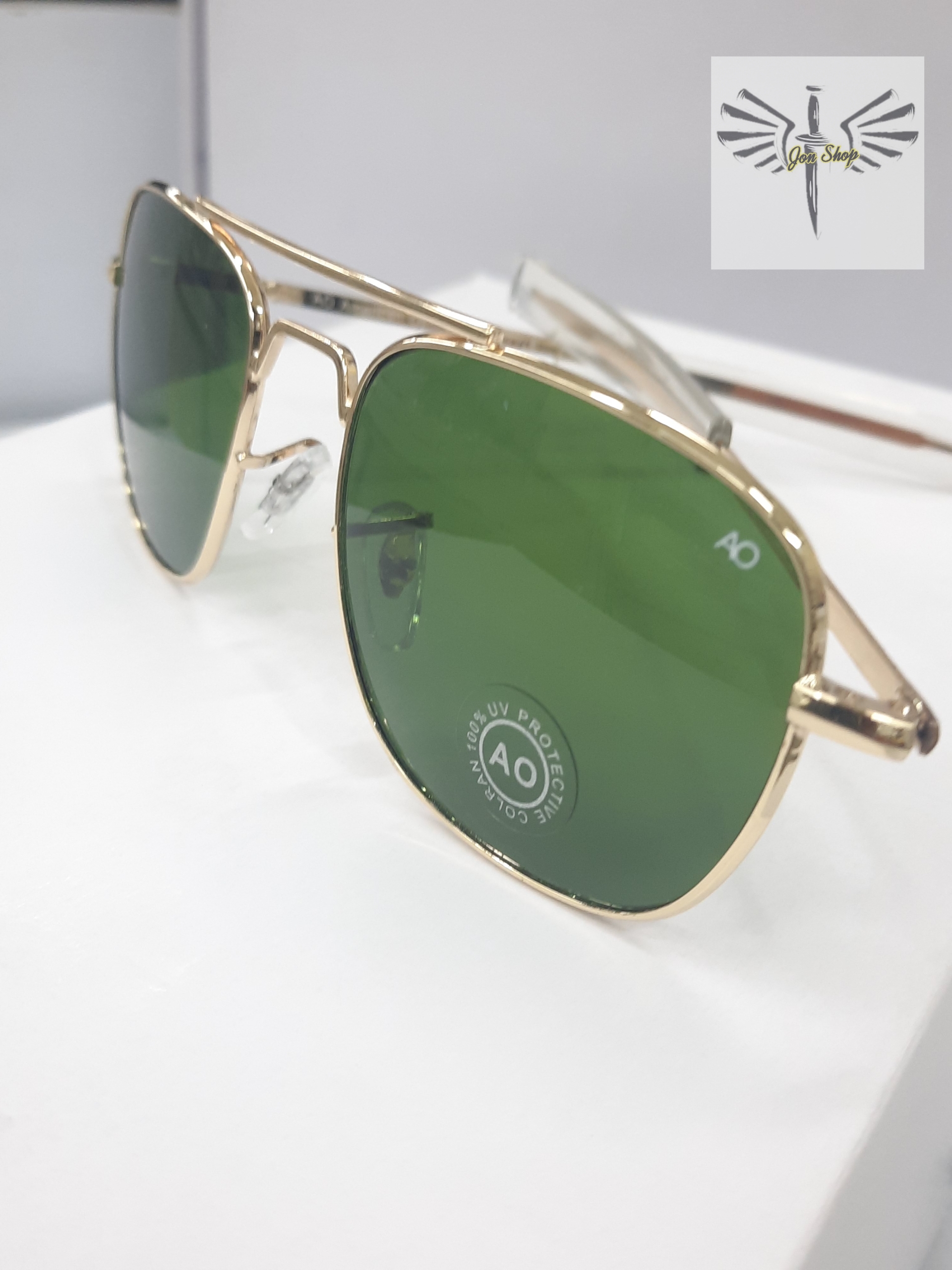 แว่นตา AOแท้ป้องกัน UV 400 แบบขาตรง เลนส์กระจก กรอบสีทอง เลนส์สีเขียวอ่อน เป็นแว่นถนอมสายตา น้ำหนักเบา ใส่สบาย มีสินค้าพร้อมส่ง