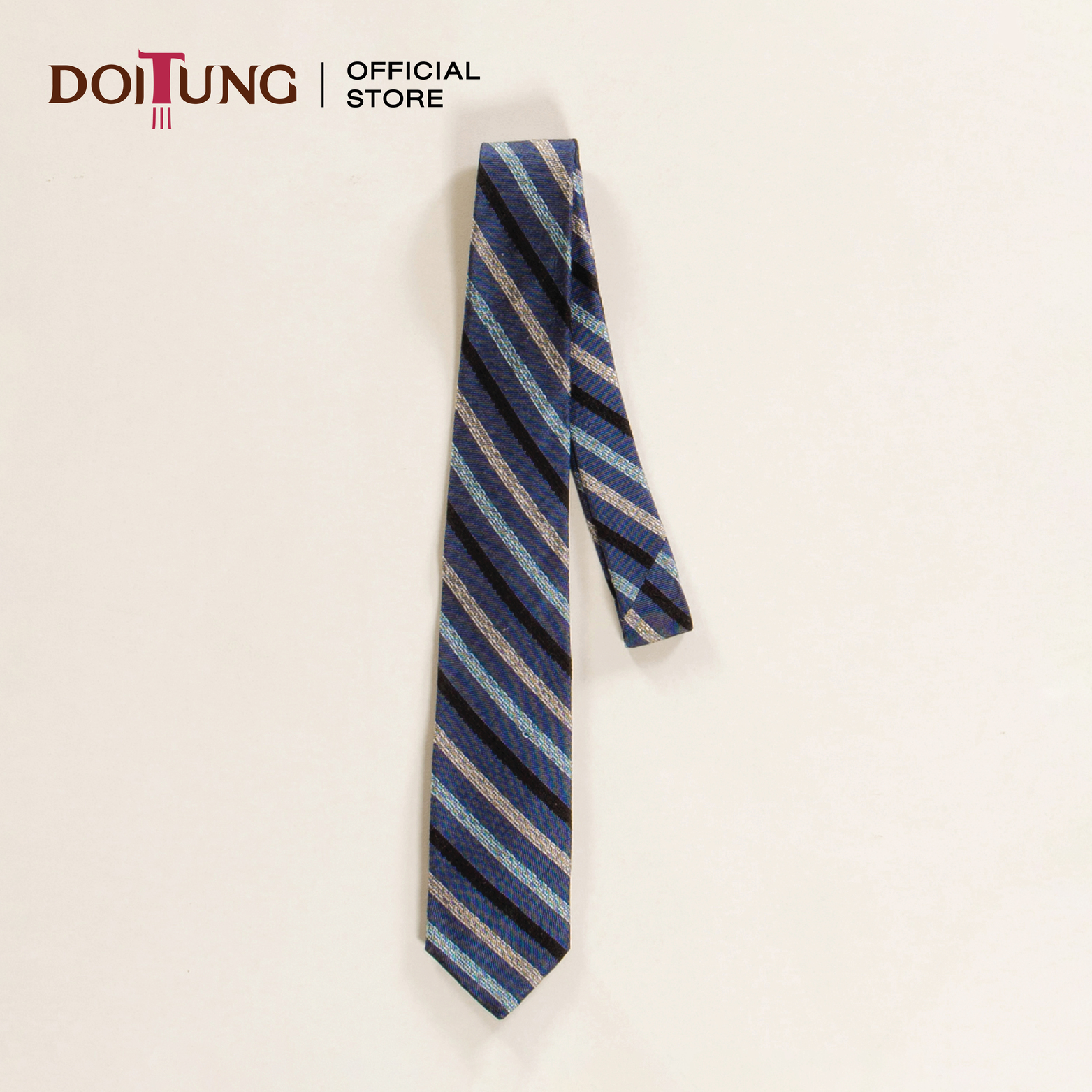 DoiTung Necktie - Gift Set 2020 - Plain Path Silk Dark blue (7.6x150 cm.) ชุดของขวัญ เนคไท ดอยตุง