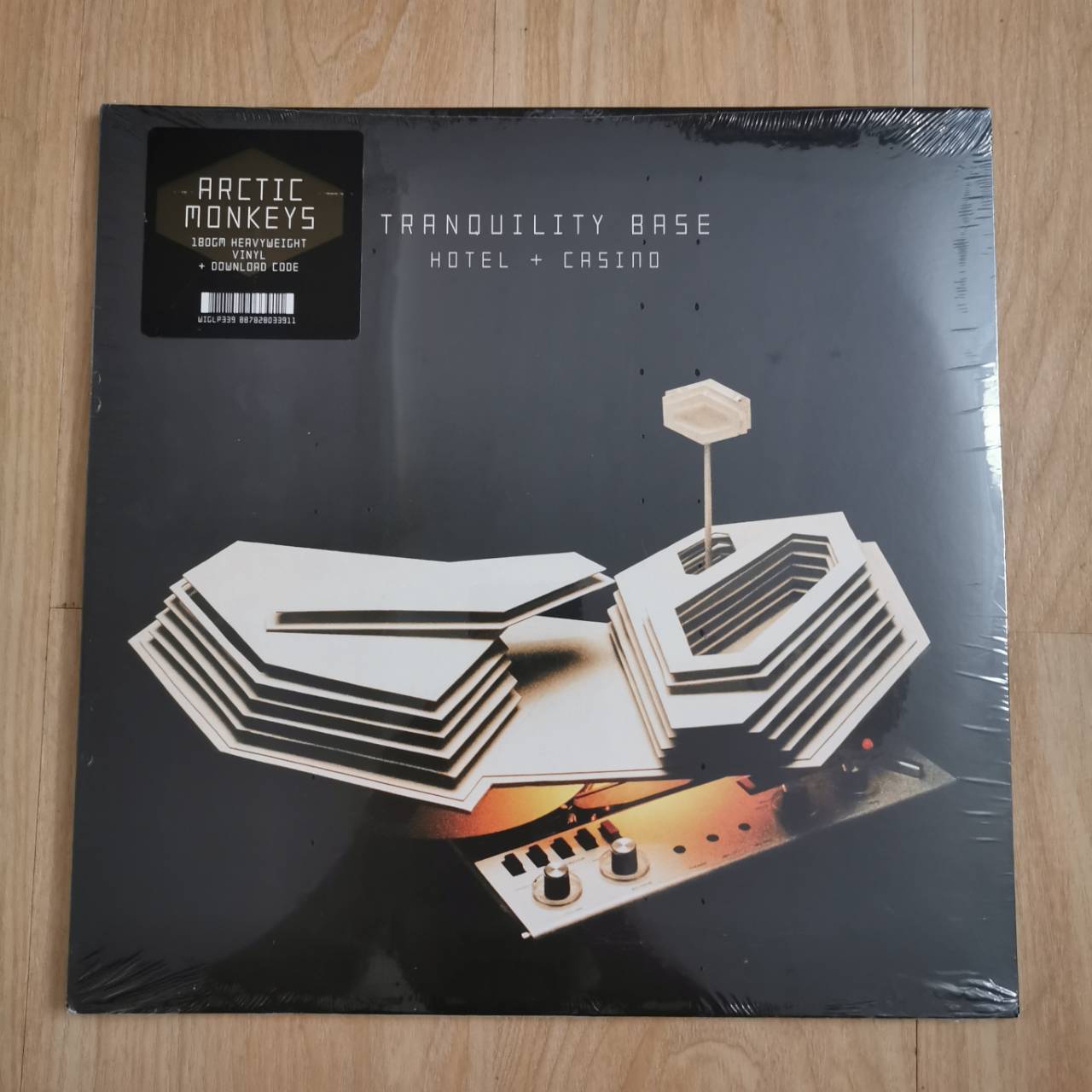 แผ่นเสียง Arctic​ monkeys​ อัลบั้ม tranquility base  hotel​+casino  แผ่นเสียงใหม่ ซีล