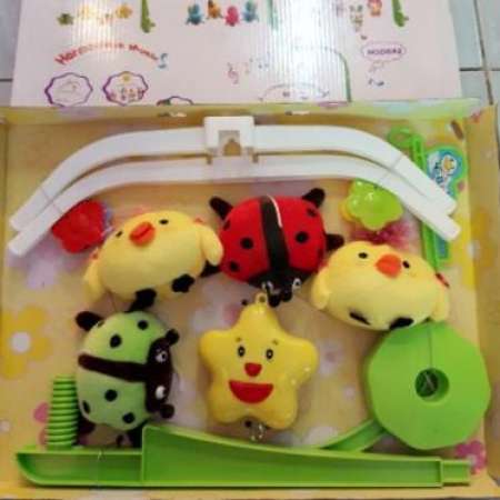 Kids Toys โมบายตุ๊กตาผ้าสำหรับเด็กเล็กรูปเต๋าทอง  หมุนไขลานมีเสียงดนตรี