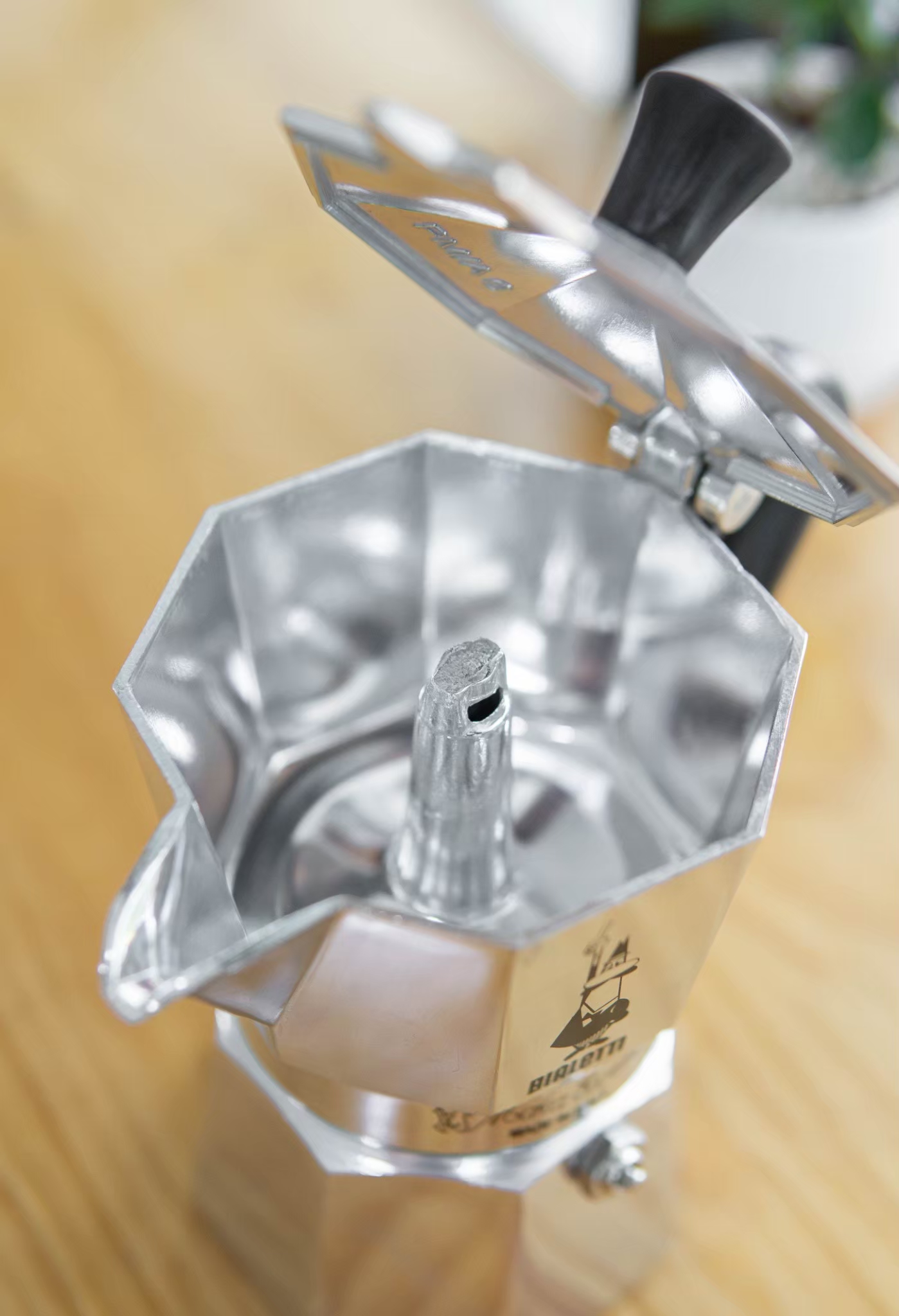 Moka Pot Bialetti Express 3 cup ชุดโมก้าพอท ครบชุด (เครื่องบดเมล็ดกาแฟ + เตาไฟฟ้า)