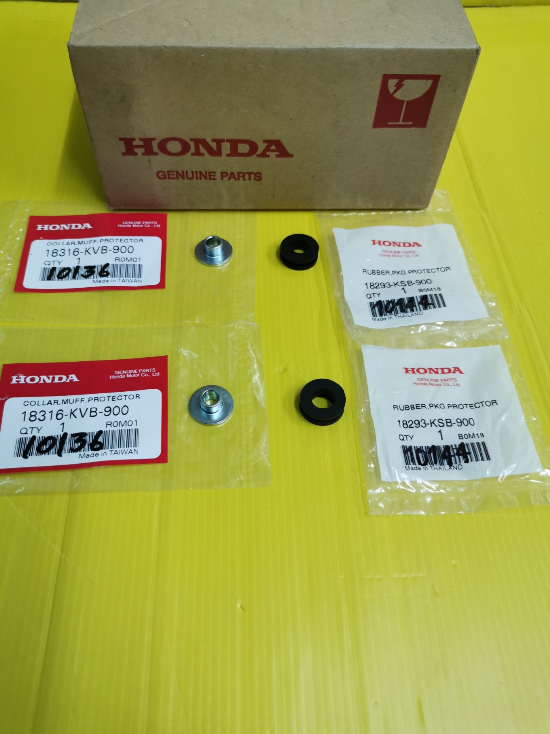 บูท + ลูกยางกันร้อนท่อ คลิก110คาร์บู click110i คลิก125i PCX แท้เบิกศูนย์HONDA ได้ 4 ชิ้น 18316-kvb-900 18293-kse-900