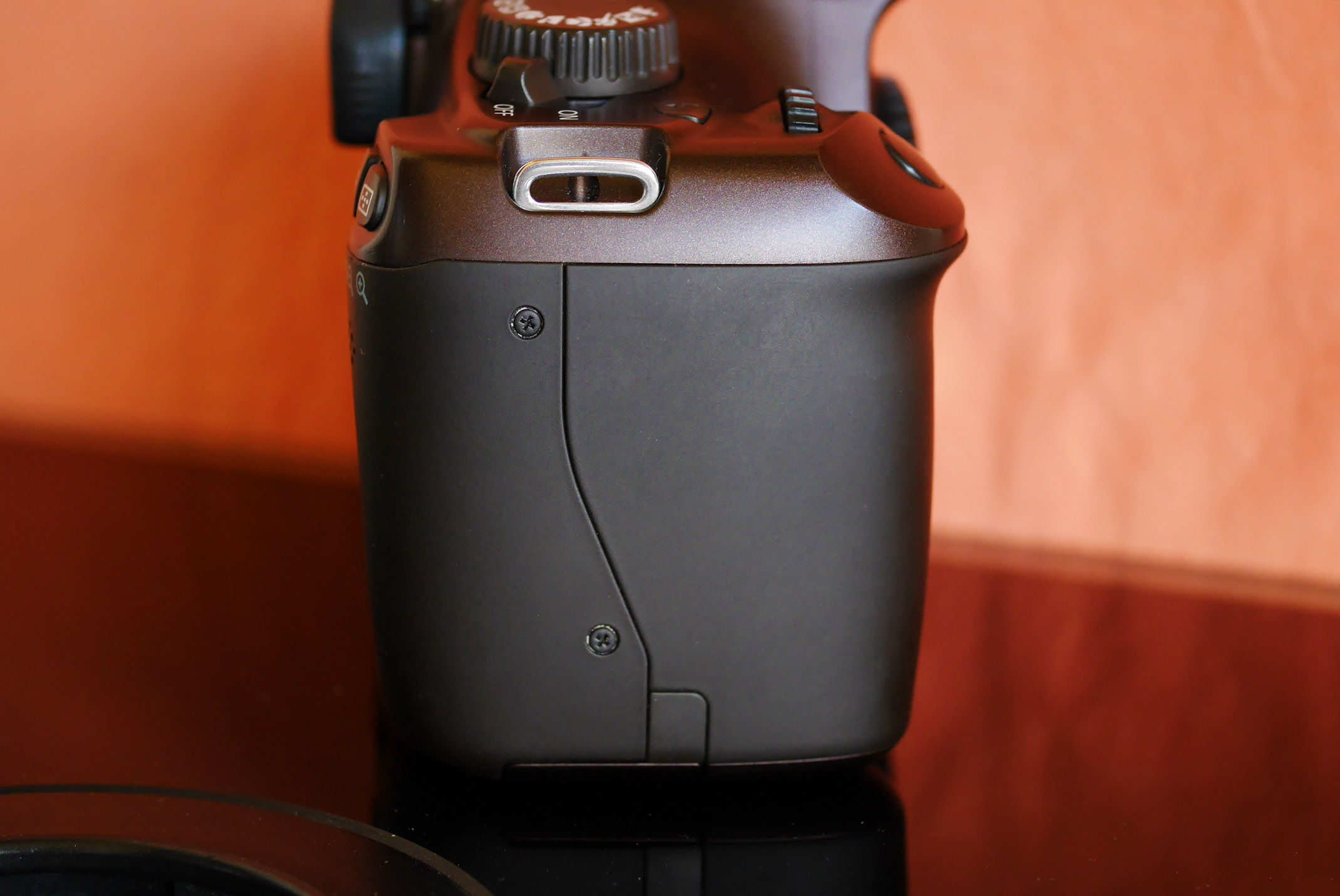 Canon EOS 1100D (Kiss X50 Rebel T3) DSLR Bronze body ตัวกล้อง Digital