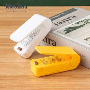 ภาพหน้าปกสินค้าXiaoZhchu Snack Sealer Mini Plastic Sealer Home Plastic Bag ที่เกี่ยวข้อง