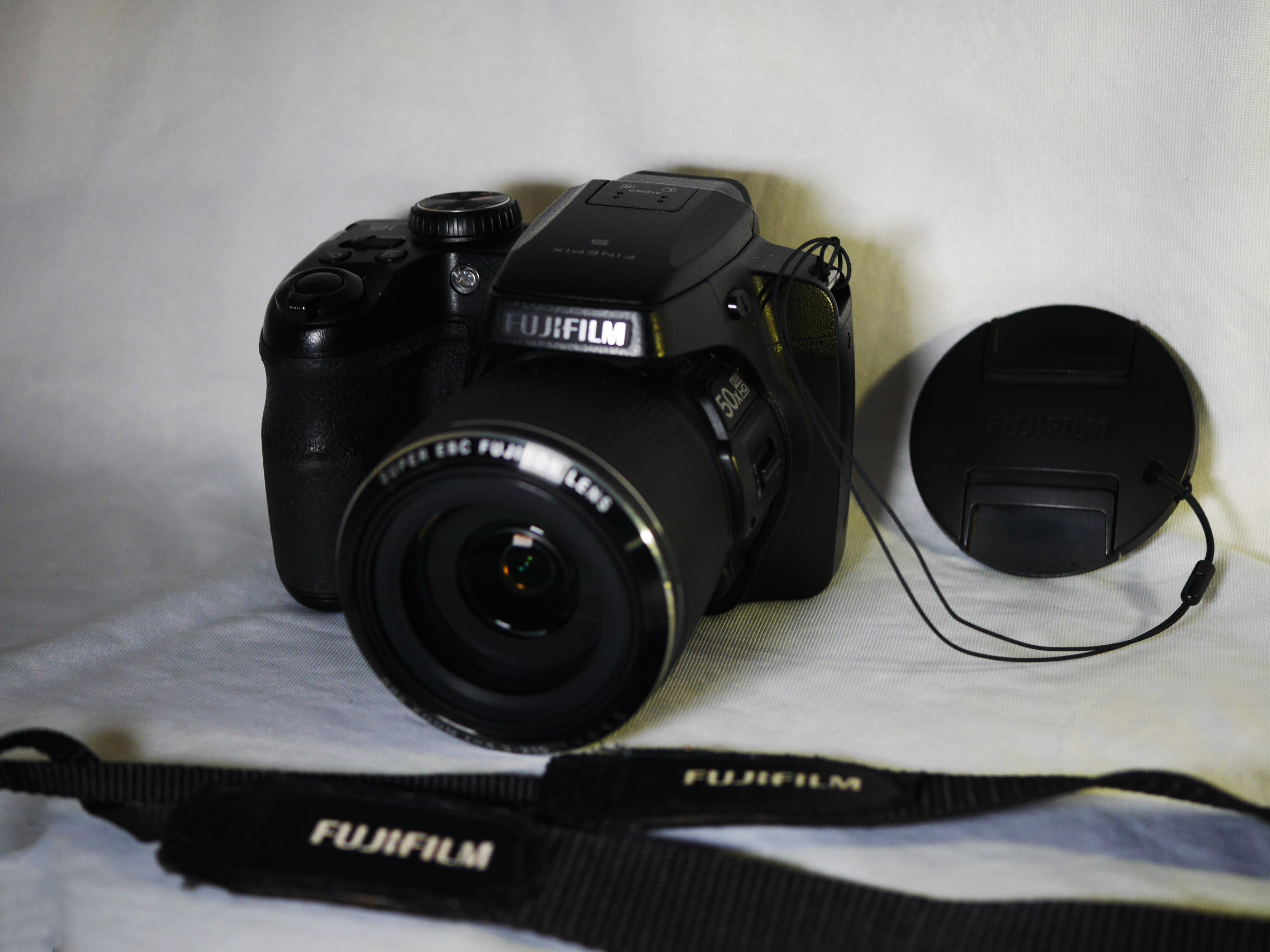 Fuji Fujifilm FinePix S9800 Digital Black Camera, FUJINON 50X Optical Zoom (24 - 1200mm), Super Macro, 5-Axis Image Stabilization, 920K-dot Electronic Viewfinder
