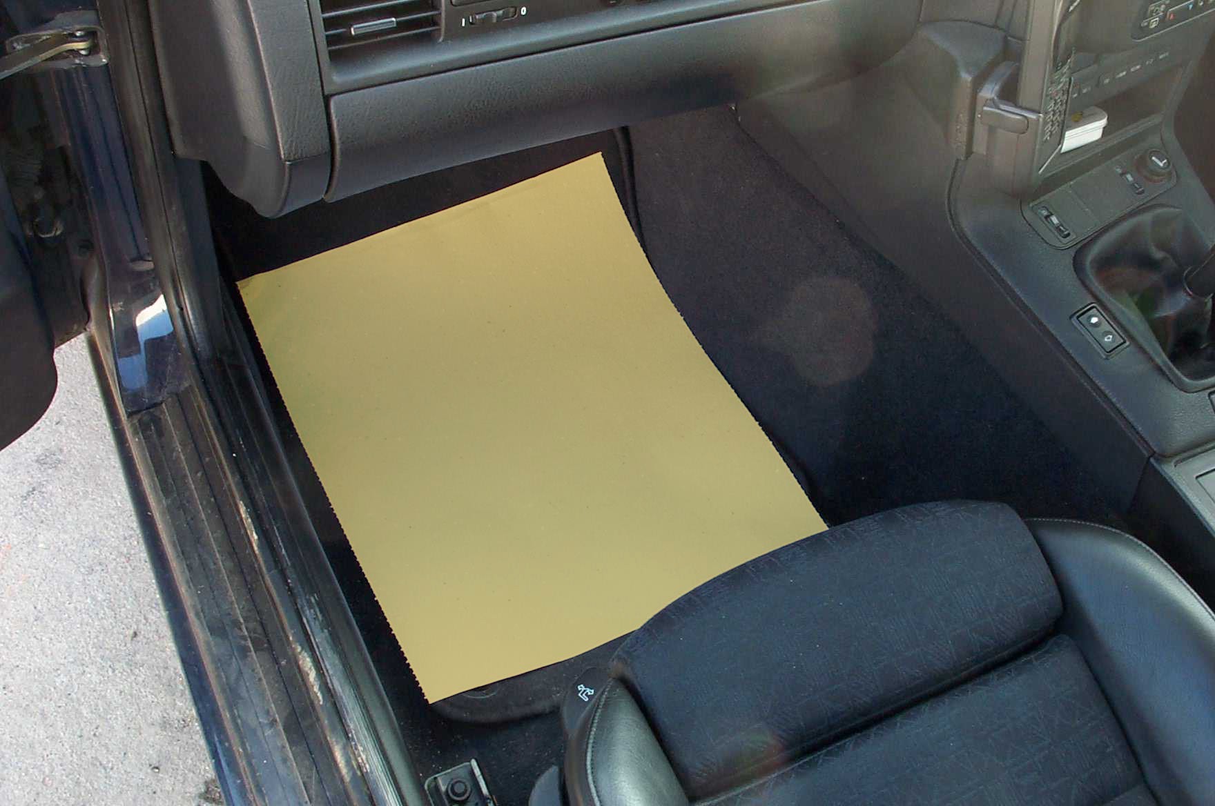 กระดาษคราฟน้ำตาลรองเท้าในรถ  78g หน้ากว้าง 35cm X 45cm/ จำนวน  100 แผ่น