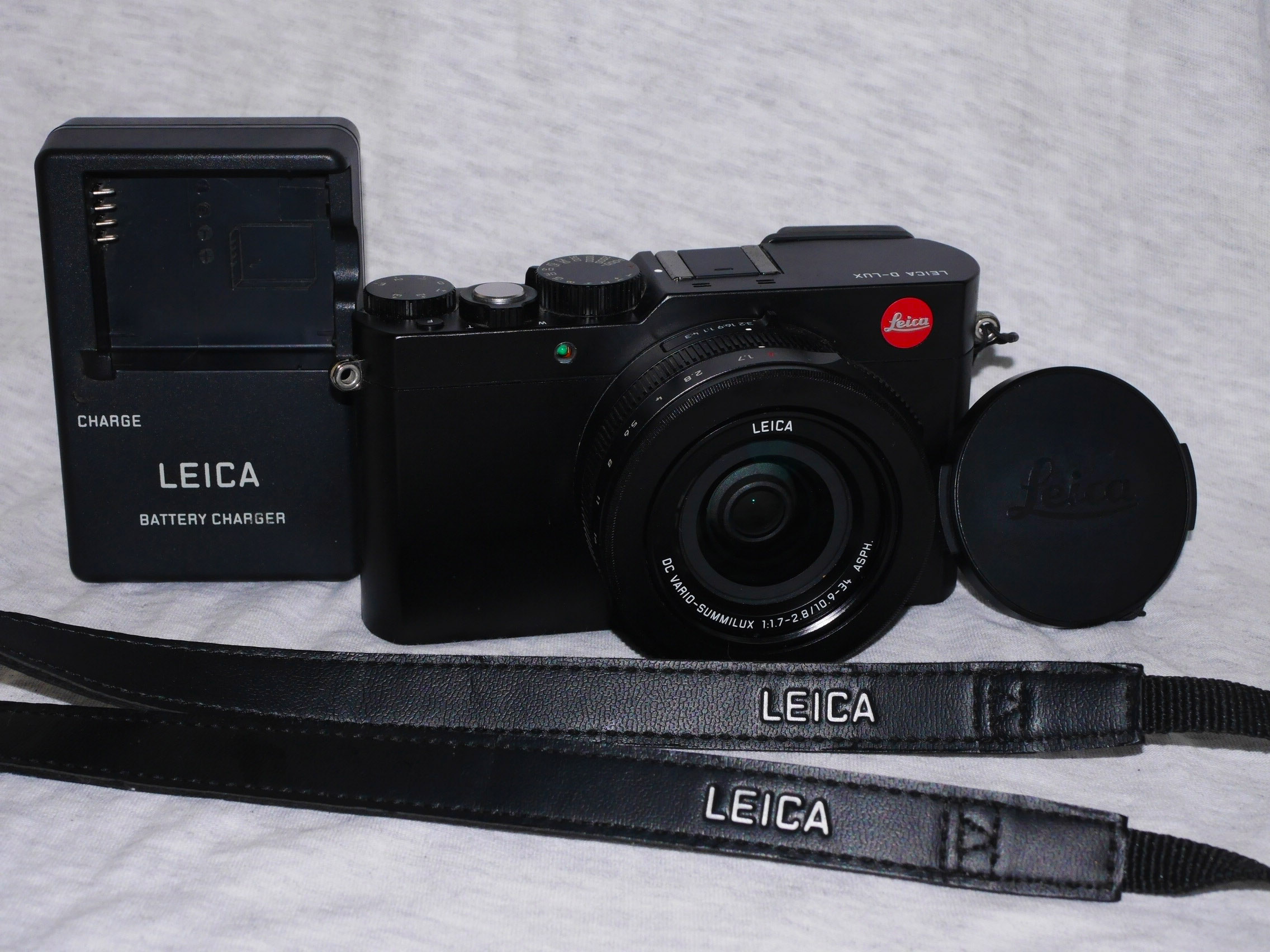 Leica D-Lux Type 109 Typ 109 4K Video Wi-Fi NFC camera with LEICA DC Vario-SUMMILUX 24-75mm F1.7-2.8 Lens, Leica D Lux Type-109, (Black) (18471)