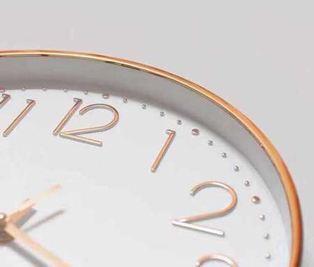 นาฬิกาแขวน นาฬิกาติดผนังทรงกลม ขนาด 12นิ้ว รุ่น193 เข็มเดินเรียบ ไม่มีเสียง รุ่น สีขาว ขอบRoseGold