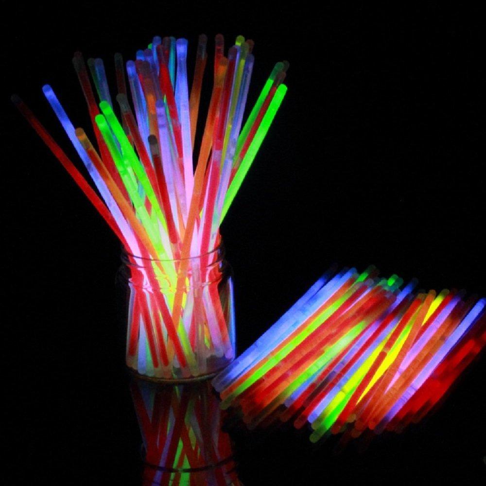 แท่งไฟเรืองแสง 100 ชิ้นพร้อมตัวต่อ 100 ตัว Glow Stick มีให้เลือก 8 สี