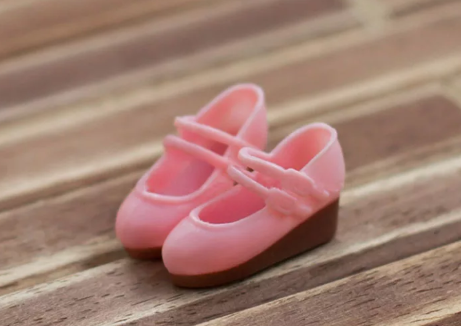 รองเท้าบลายธ์ รองเท้าตุ๊กตา  คัดชู สายคาด2เส้น บลายธ์ ลิกกะ บาร์บี้ใส่ได้ สี สีชมพู สี สีชมพู