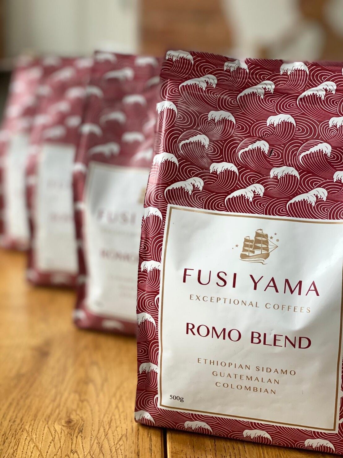 Fusi Yama coffee Romo Blend เมล็ดกาแฟแท้ นำเข้าจากประเทศอังกฤษ 500g / bag ** expired December 2021