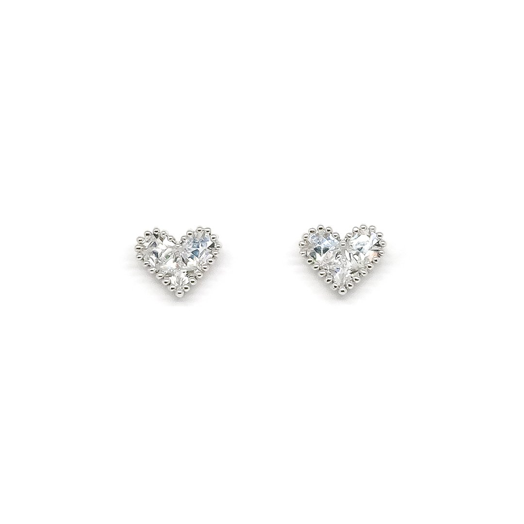 Fyne Fories Spreading Love Earrings - Silver ♡ ต่างหูหัวใจ สีเงิน ประดับด้วย zirconia เม็ดใหญ่ ♡ fynefories
