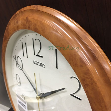 SEIKO นาฬิกาแขวนผนัง ขอบพลาสติกลายไม้ หน้าครีม รุ่น QXA327B