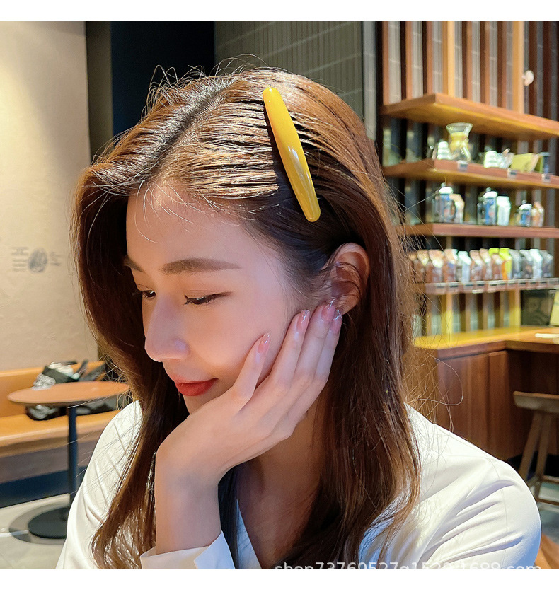 เกี่ยวกับ ~ร้านไทย~💕🇹🇭 Korean seamless hair comb ขนาด 8.5 cm.หวีสับ หวีเสียบ หวีสับเกาหลี หวีแคนดี้ หวีเก็บ หวีผม