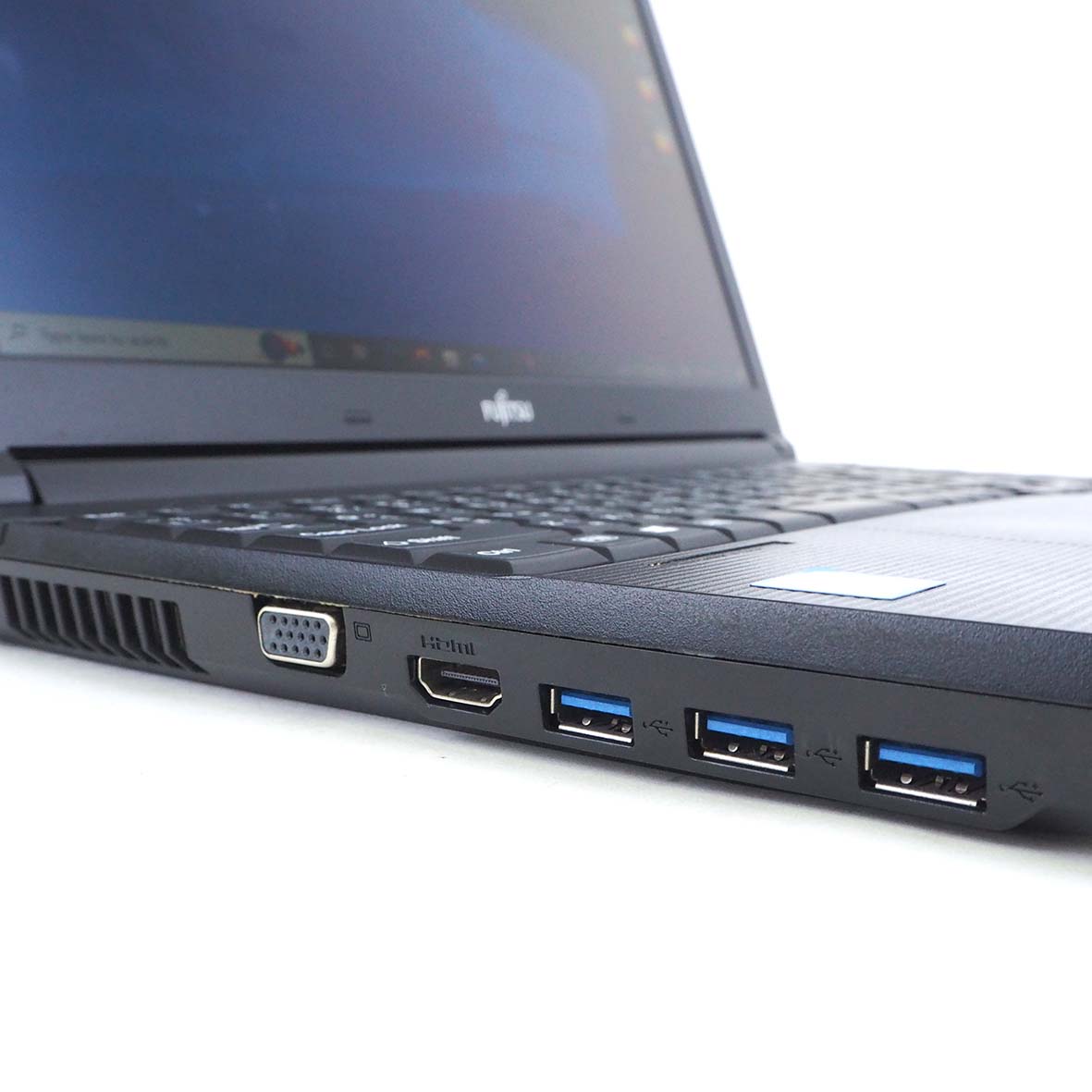 มุมมองเพิ่มเติมของสินค้า โน๊ตบุ๊ค Fu Lifebook A577/S Core i5 Gen 7 RAM 8 SSD 128 GB ขนาด 15.6 นิ้ว คีย์บอร์ดแยก มีกล้องหน้า สเปคแรง เร็ว เล่นเกมได้ Refhed laptop used notebook มีประกัน by Totalsol