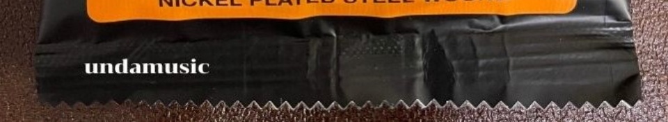 ภาพประกอบคำอธิบาย สายกีตาร์โปร่ง สายกีตาร์ไฟฟ้า Gibson Daddario สายกีต้าโปร่ง เบอร์9-12 พร้อม ปิ๊ก 2 ที่เก็บปิ๊ก 1 Undamusic