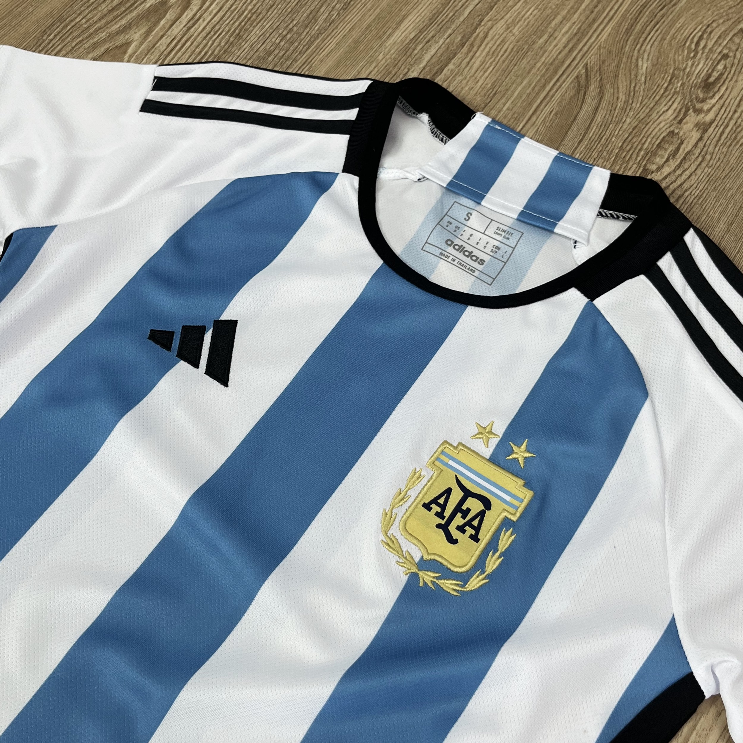 ภาพประกอบคำอธิบาย เสื้อบอลผู้หญิง เสื้อบอลทีม Argentine แบบเดียวกับต้นฉบับ รับประกันคุณภาพ เกรดAAA