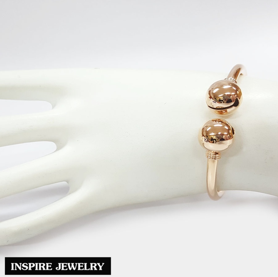 ภาพประกอบคำอธิบาย Inspire Jewelry ,กำไล กระพรวนคู่ Pink Gold / เงิน Ed /Gold  แบบโบราณ สวยหรู กลมเกลี้ยง ขนาด 6 CM พร้อมถุงกำมะหยี่
