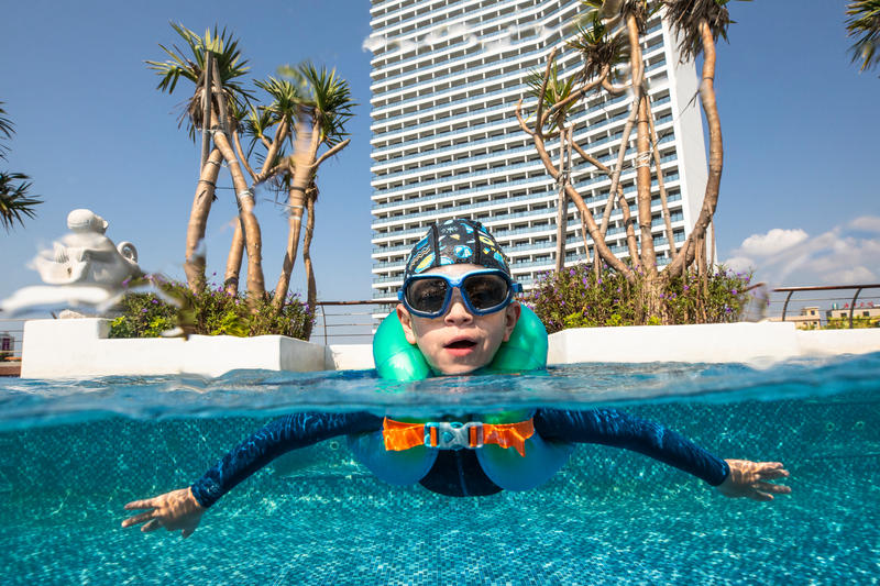 รูปภาพรายละเอียดของ เสื้อฝึกว่ายน้ำ nabaiji ห่วงยาง คล้องคอเป่าลม อายุ 3-6 ปี หนัก 18-30 กก.(สีเขียว) ห่วงยางเด็ก ห่วงยางว่ายน้ำ เสื้อชูชีพ เสื้อชูชีพเด็ก