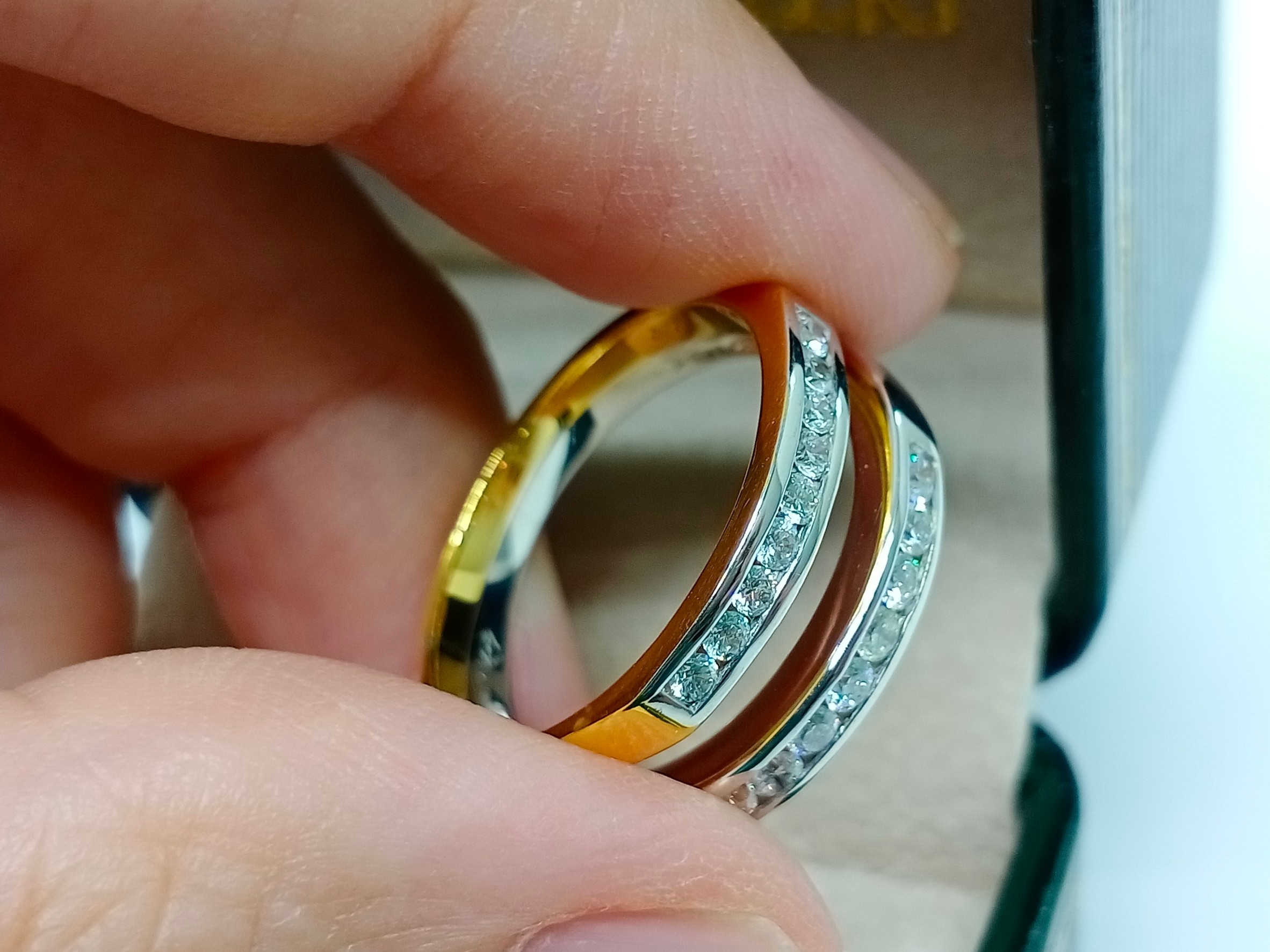 ภาพประกอบคำอธิบาย Pre-order แหวนเพชรแท้ แหวนแถวฝังล็อค 9/0.18 กะรัต  เพชรเบลเยี่ยม H&A ทองแท้9K  มีใบรับประกัน เปลี่ยน-ขายคืนได้